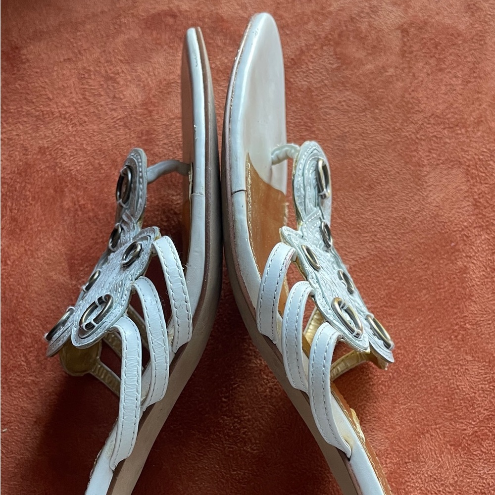 TAHARI White LEATHER PARADISE Strappy SANDALS Size 9M - Picture 6 of 16